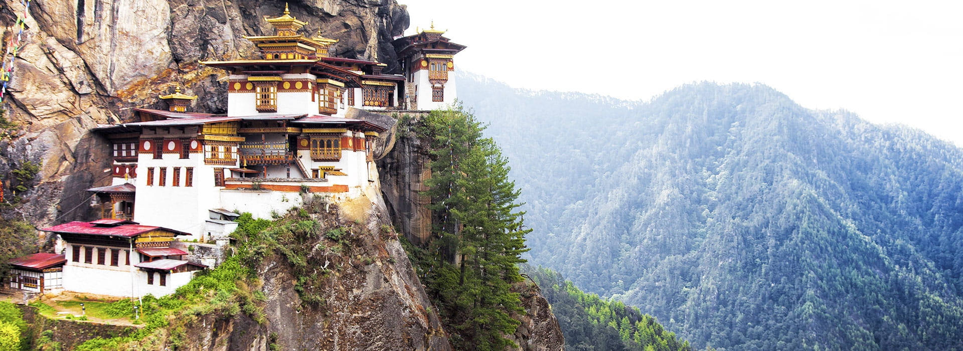 Simply Bhutan Tour by Land (Fly In -Fly Out )